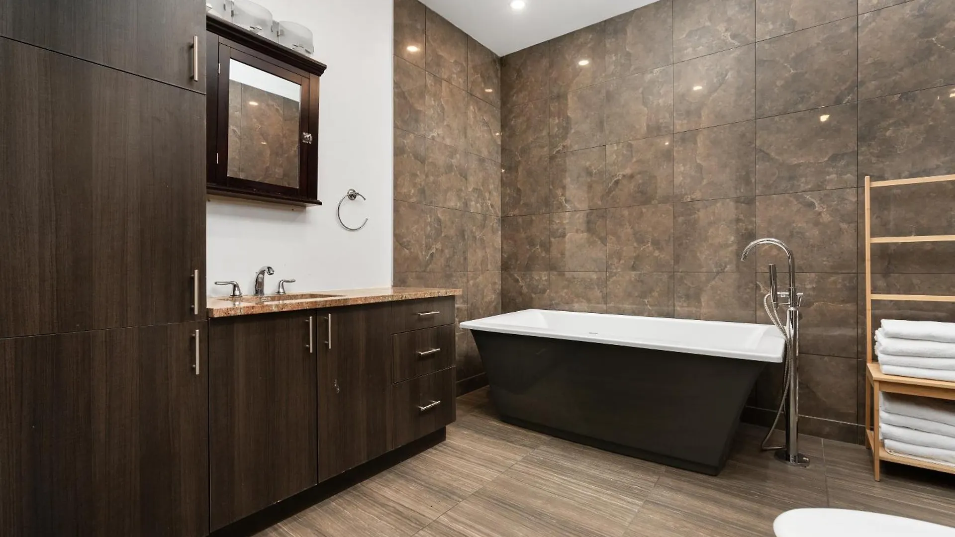 Апартаменты Boutique Lofts Notre Dame - Vieux Монреаль