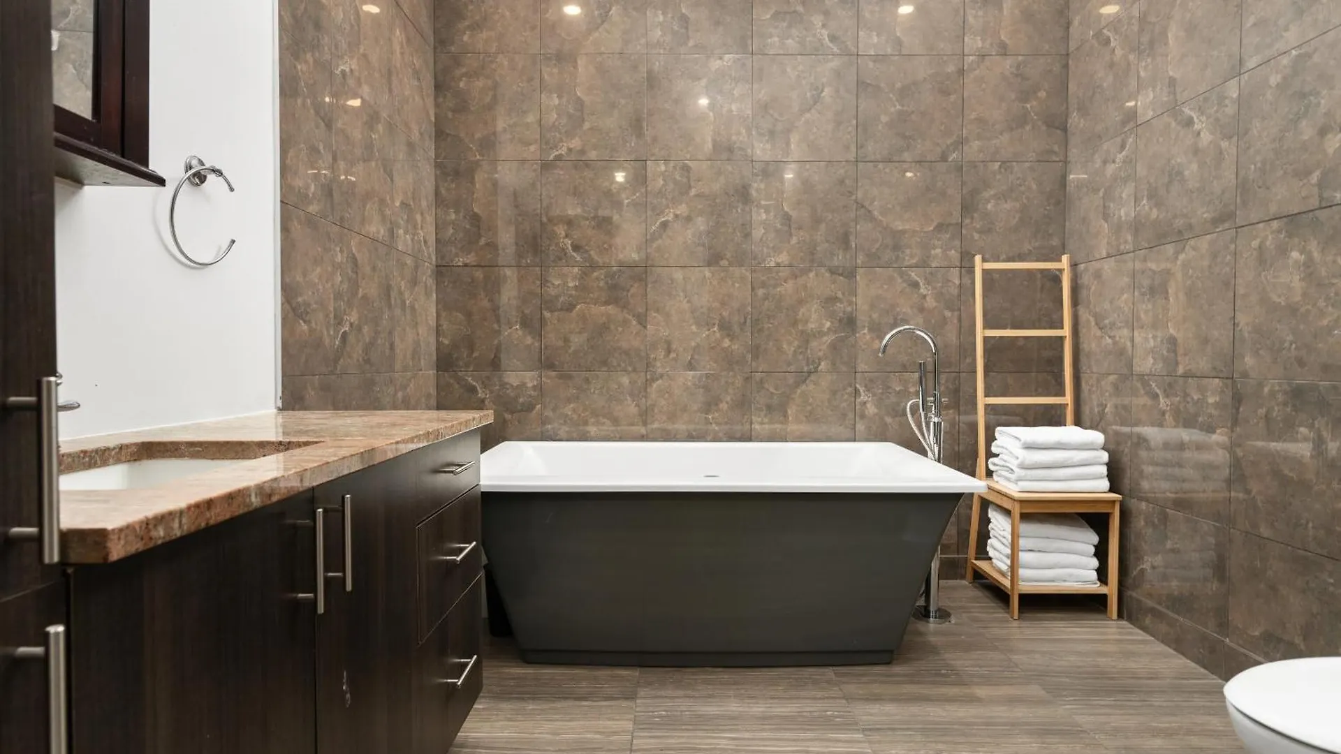 Boutique Lofts Notre Dame - Vieux Montreal Apartment